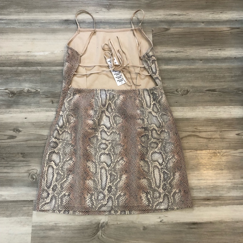 Urban Outfitters dress NWT, faux snake print, size medium - Picture 4 of 6